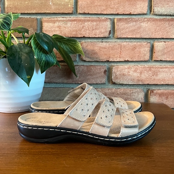 Ultimate Comfort Collection by Clarks Leisa Spice Sand Leather Slide On Sandal - Picture 5 of 9